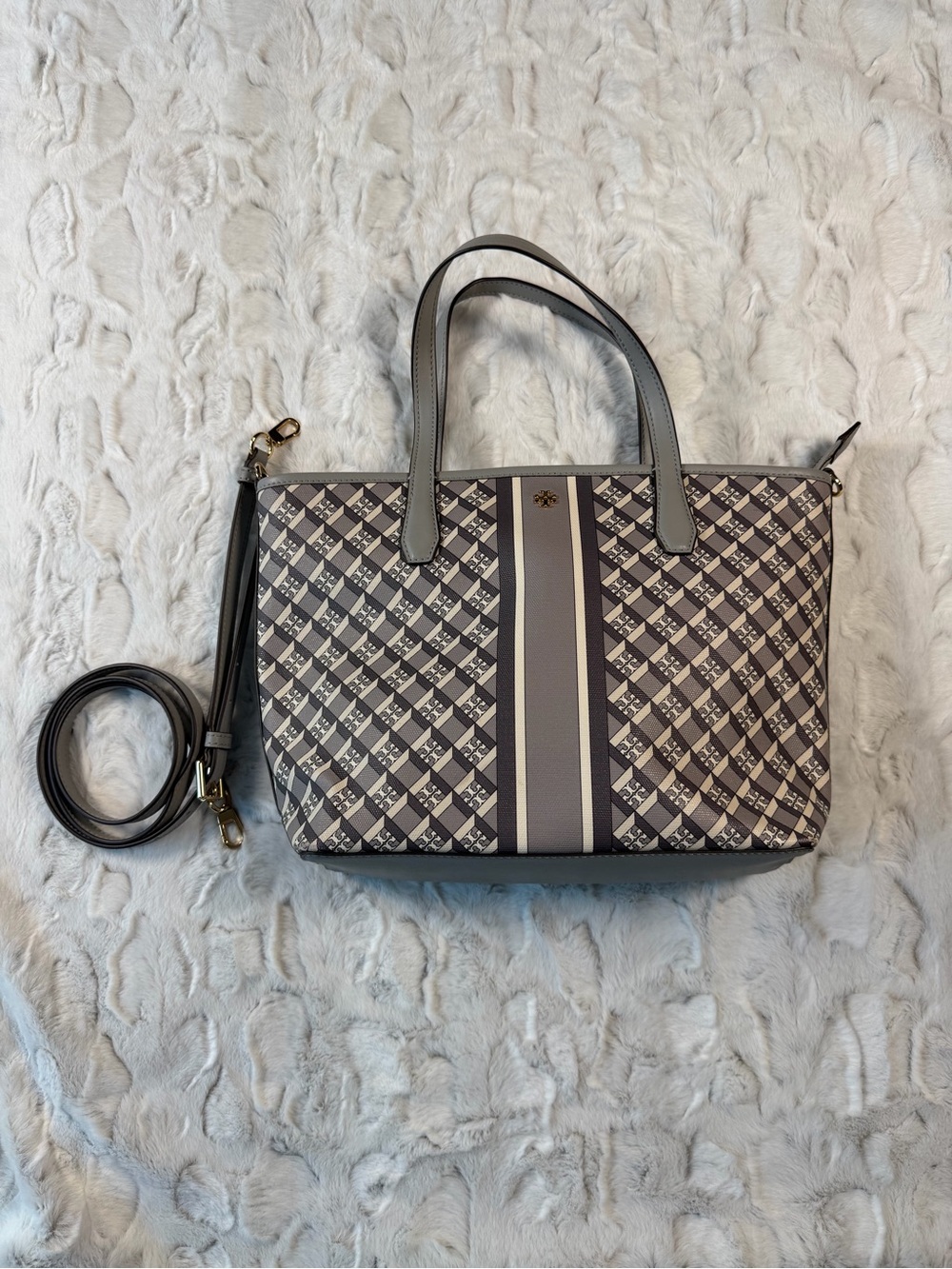 NWOT-Tory Burch grey geo print tote bag.